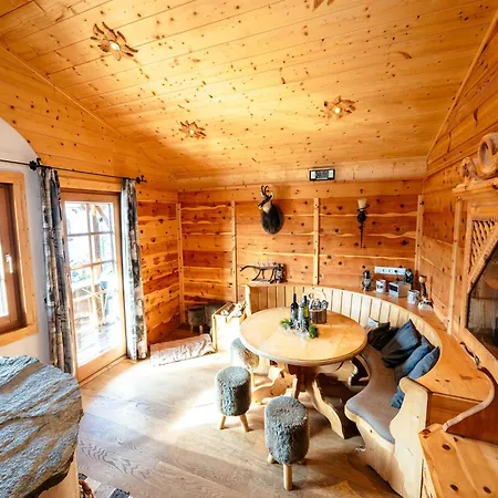 Rustic Hut Salzburg Near Slopes, Cleaning Included Bramberg am Wildkogel